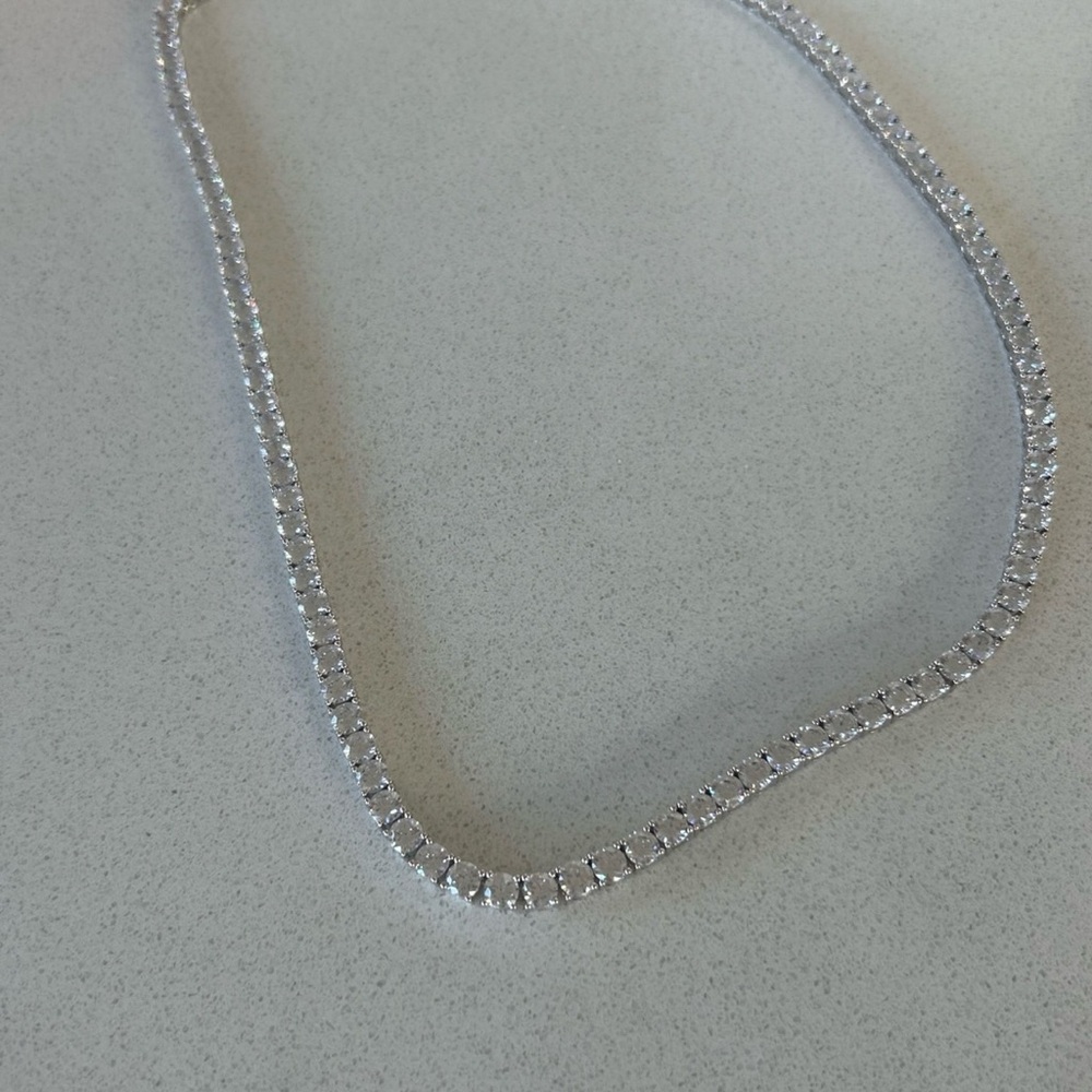 14k White Gold plated 5k Tennis Necklace 22 Inch